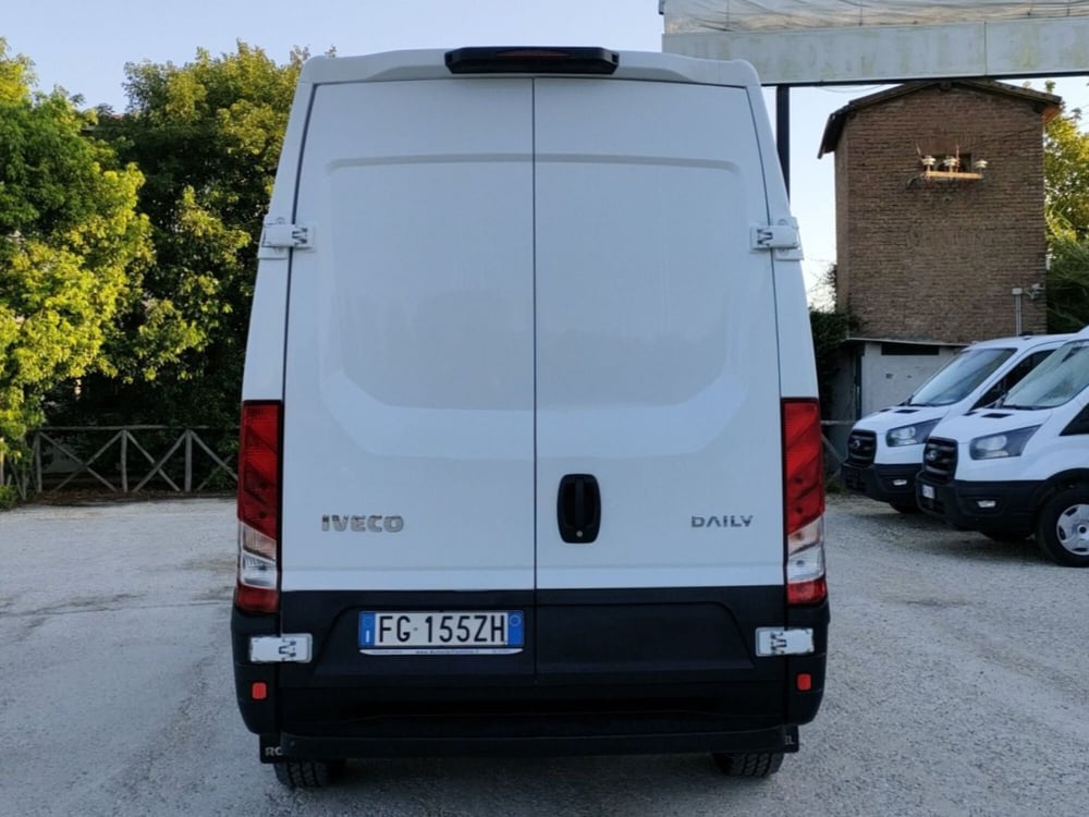 Iveco Daily Furgone usata a Roma (4)