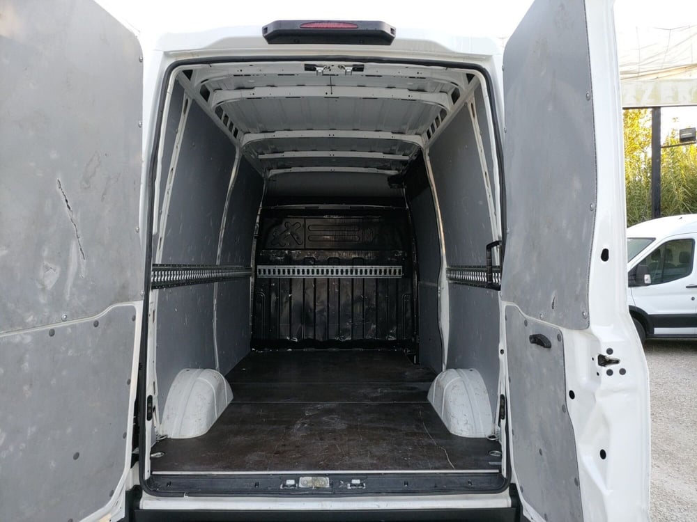 Iveco Daily Furgone usata a Roma (9)