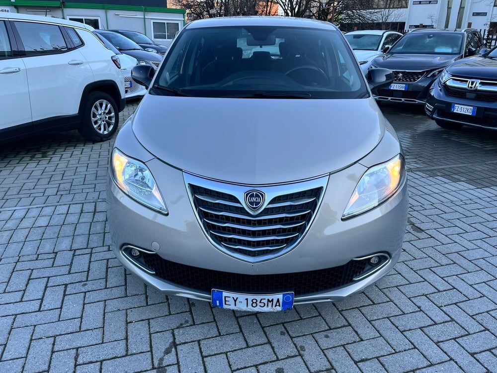 Lancia Ypsilon usata a Milano (2)