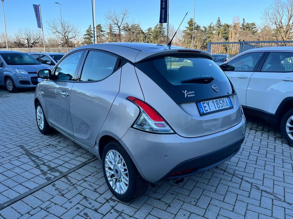 Lancia Ypsilon usata a Milano (6)