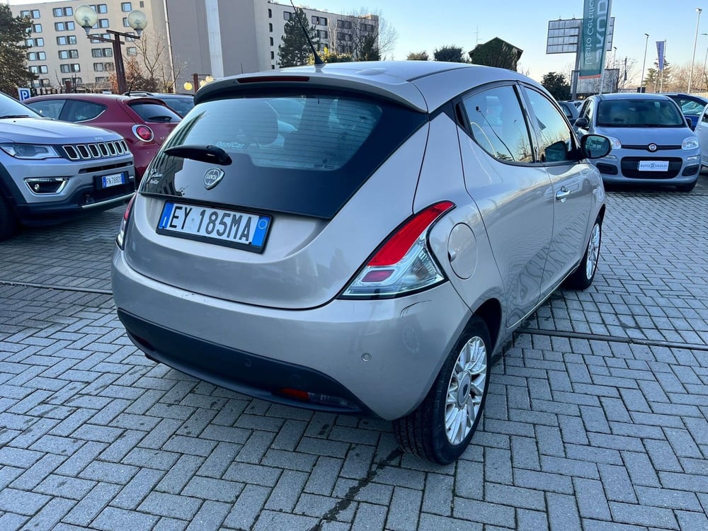 Lancia Ypsilon usata a Milano (7)