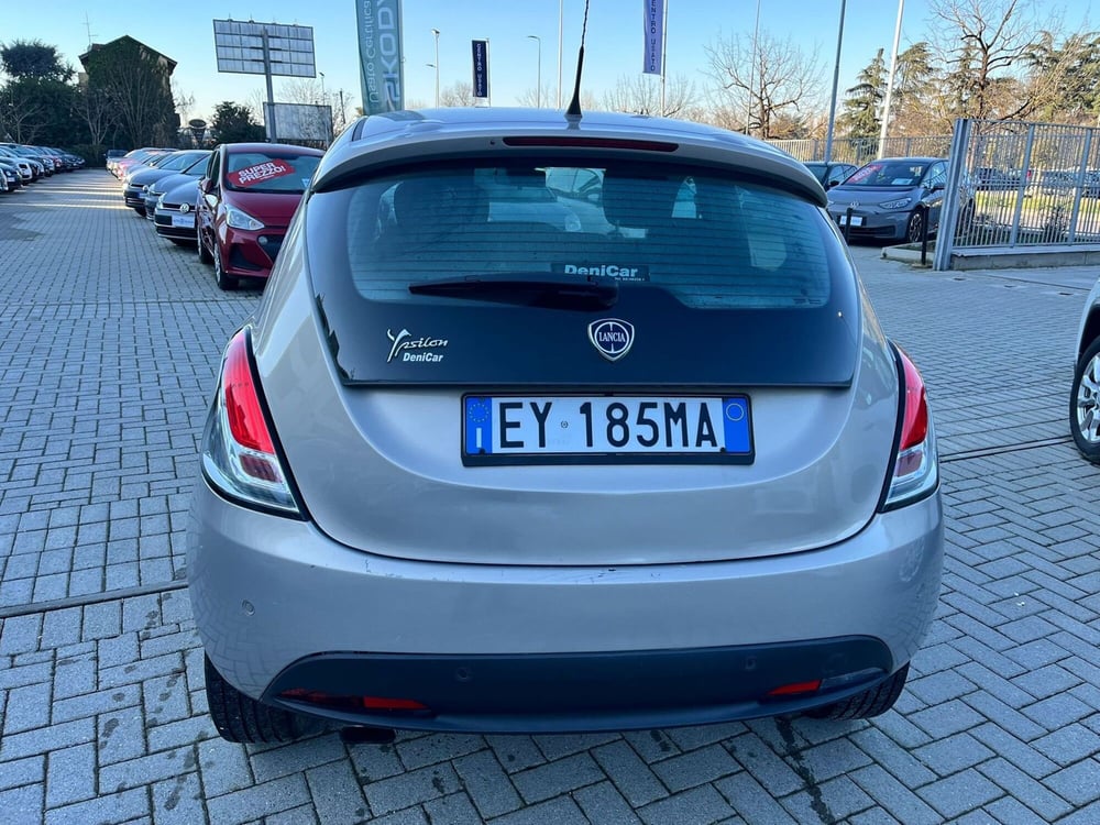 Lancia Ypsilon usata a Milano (8)