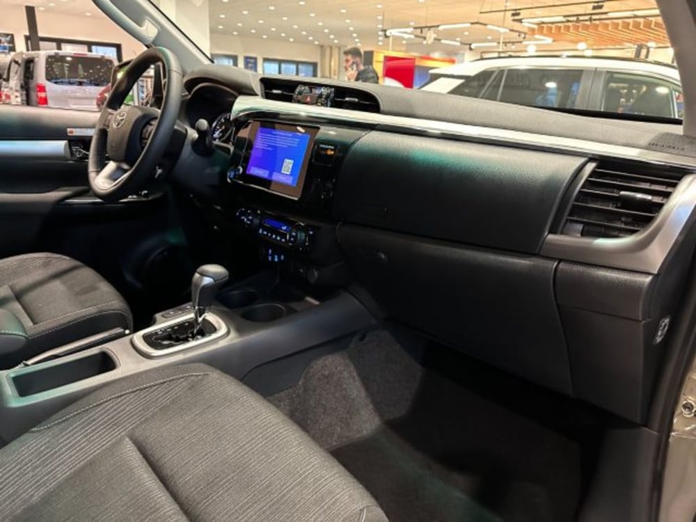 Toyota Hilux nuova a Cuneo (10)