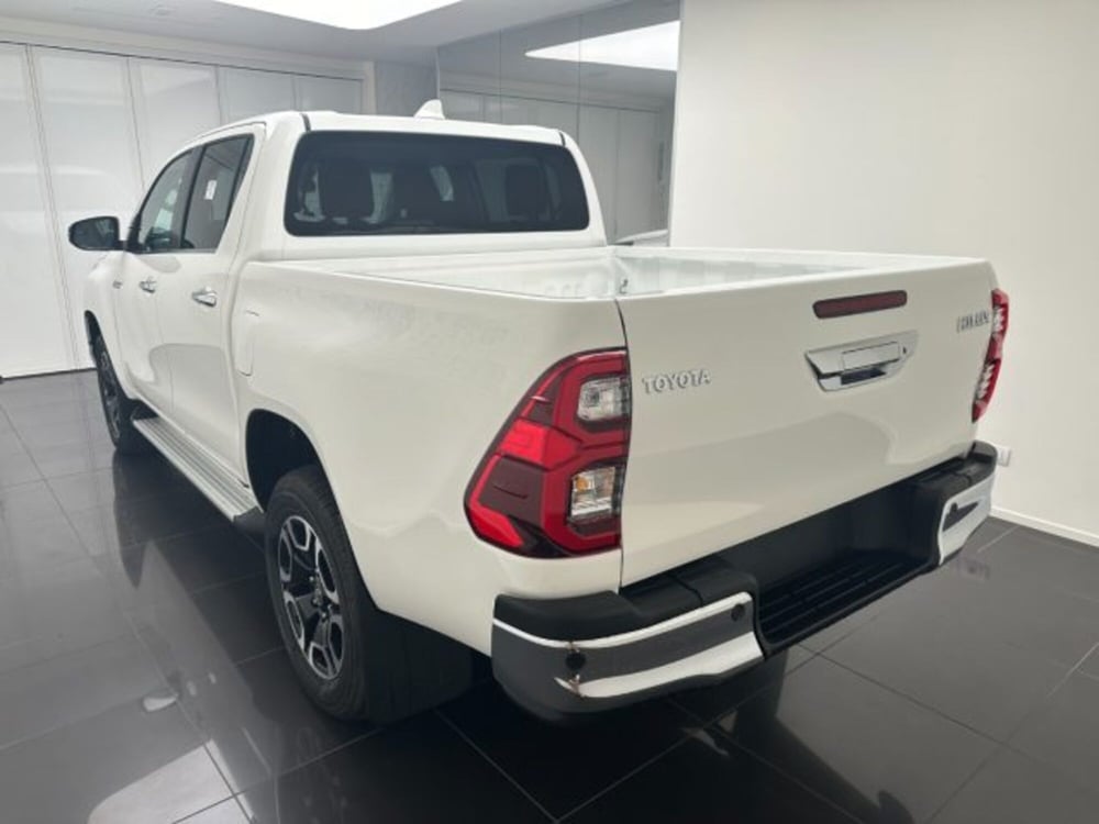 Toyota Hilux nuova a Cuneo (4)