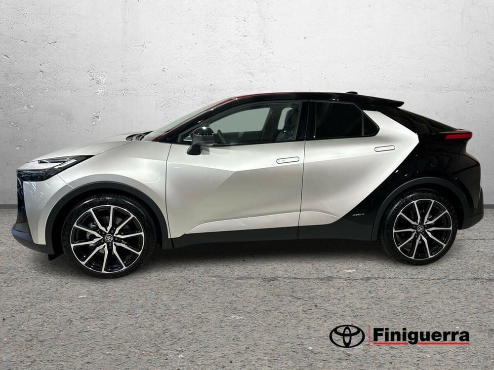 Toyota Toyota C-HR usata a Lecco (6)