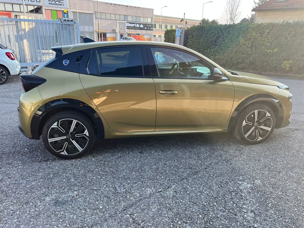 Lancia Ypsilon nuova a Milano (5)