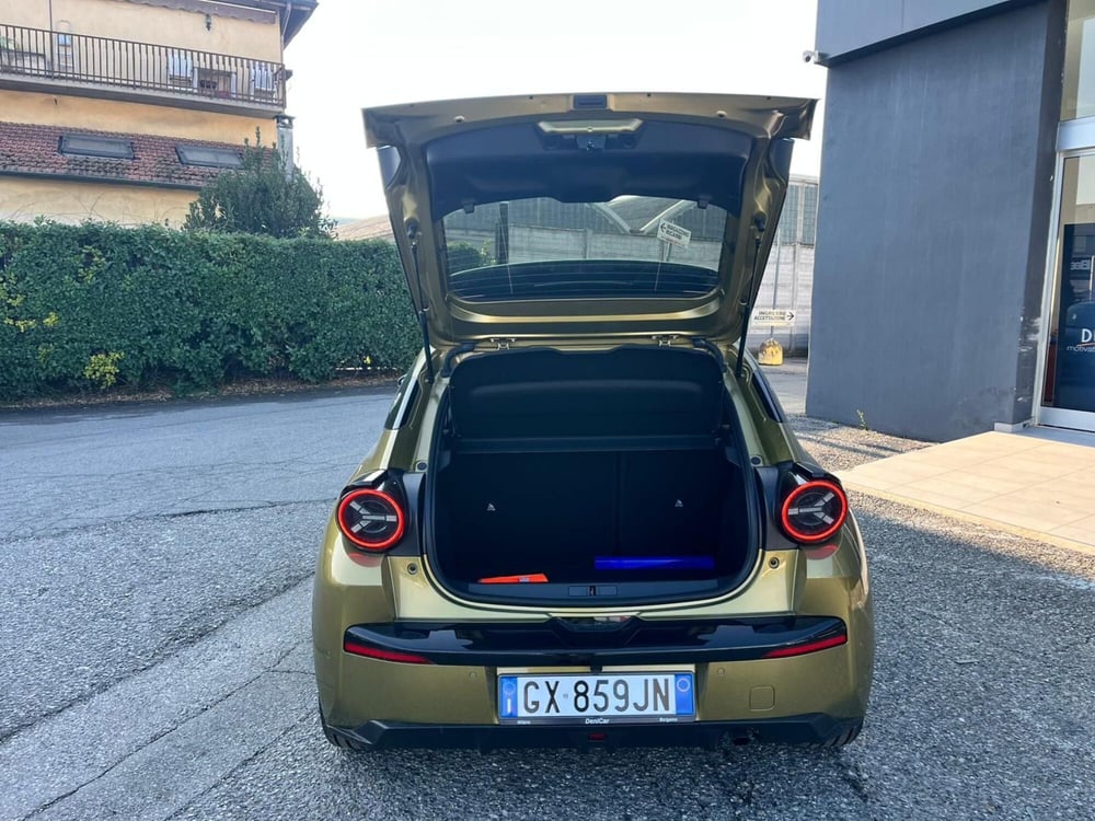 Lancia Ypsilon nuova a Milano (9)