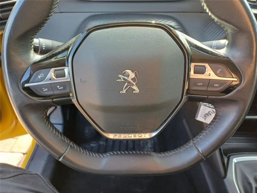 Peugeot 208 usata a Bari (15)