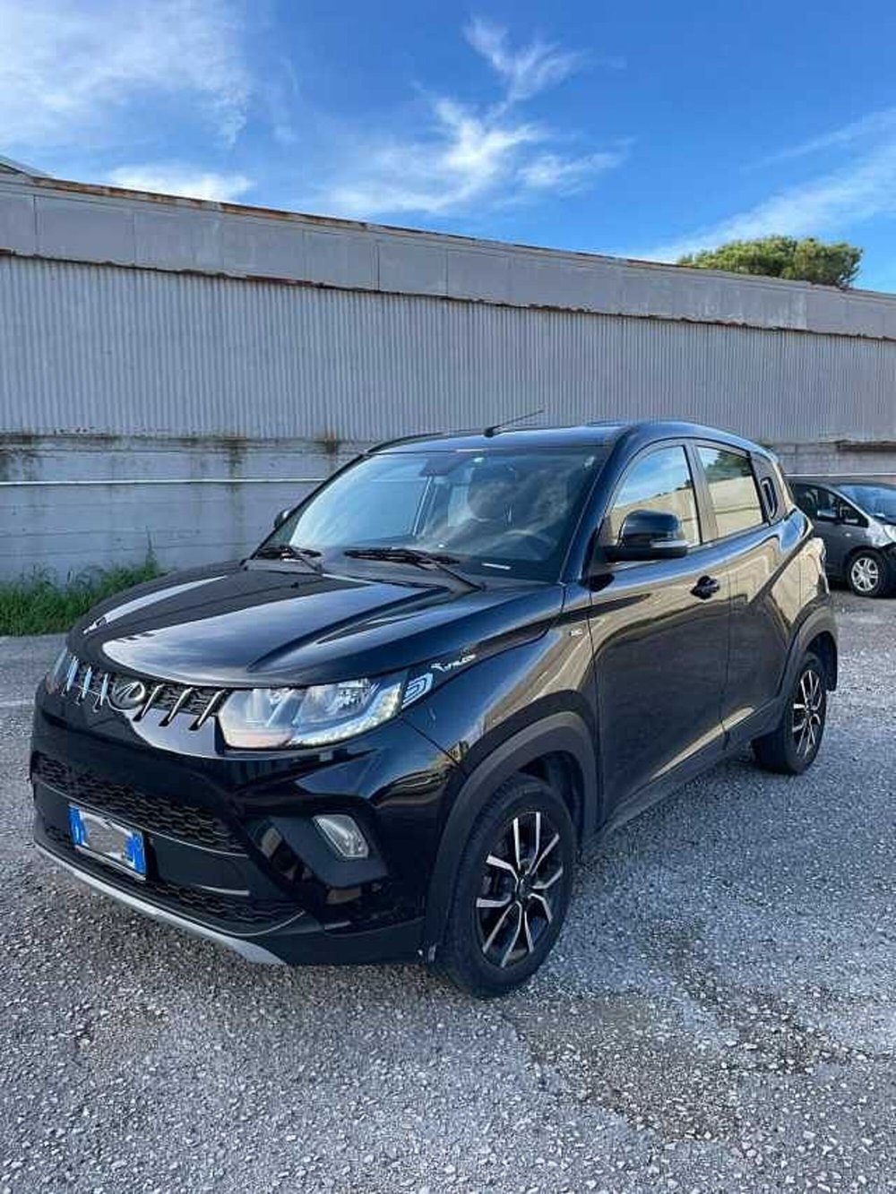 Mahindra KUV100 usata a Caserta (2)