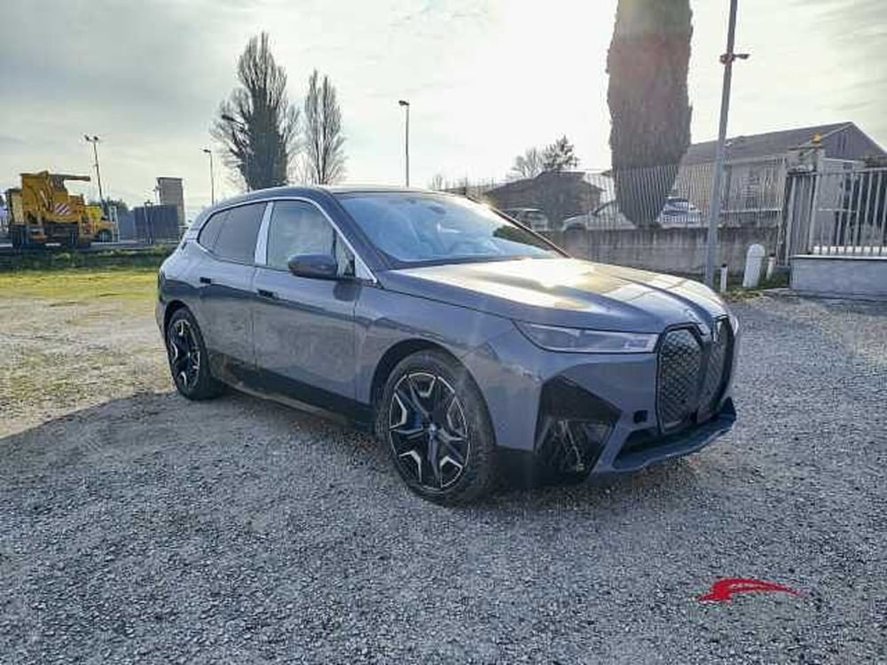 BMW iX nuova a Viterbo (2)