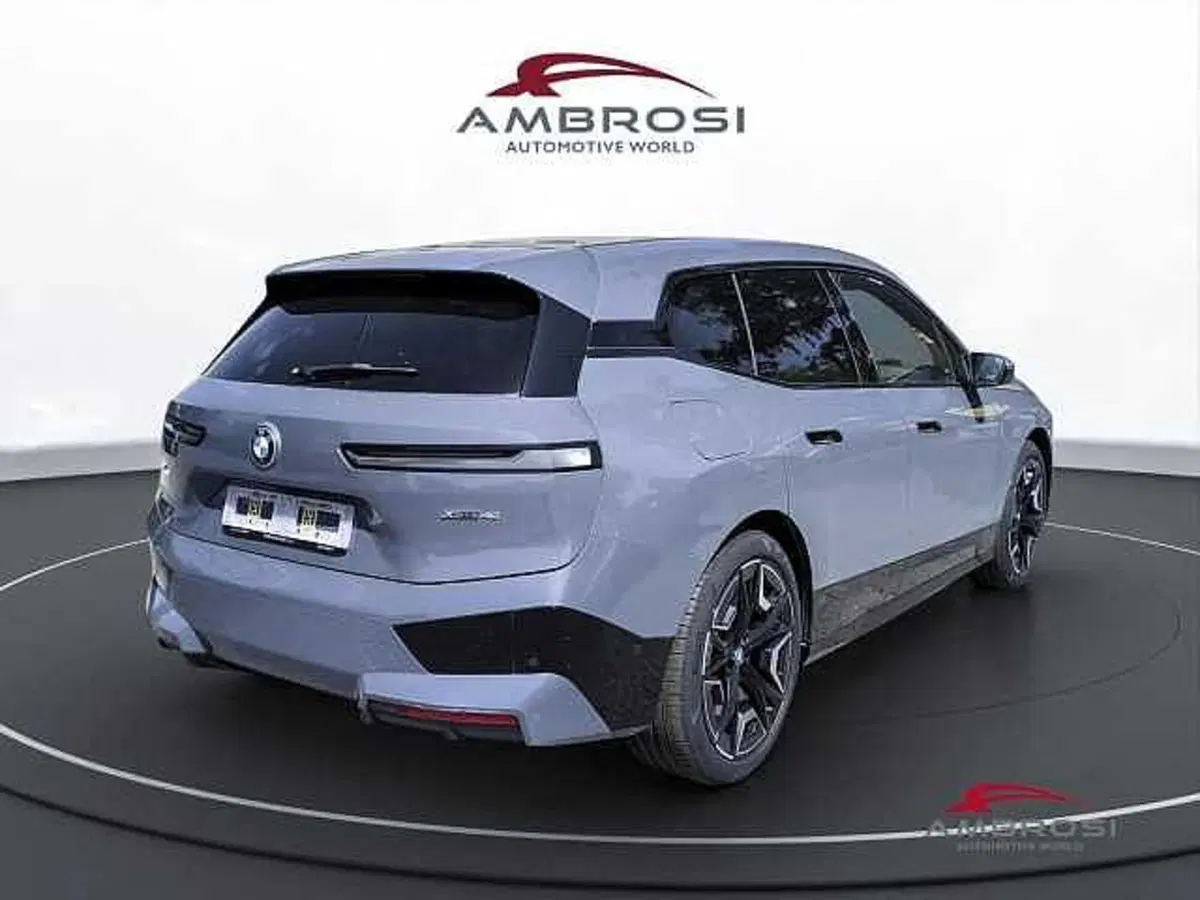 BMW iX nuova a Viterbo (3)