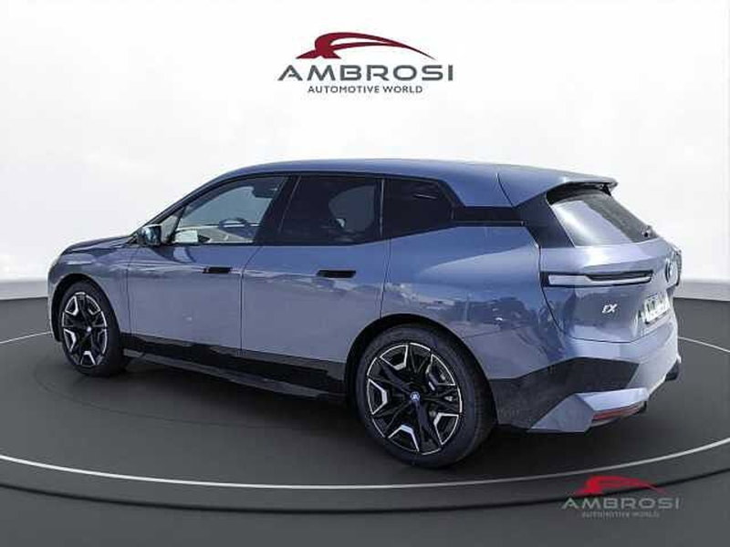 BMW iX nuova a Viterbo (4)