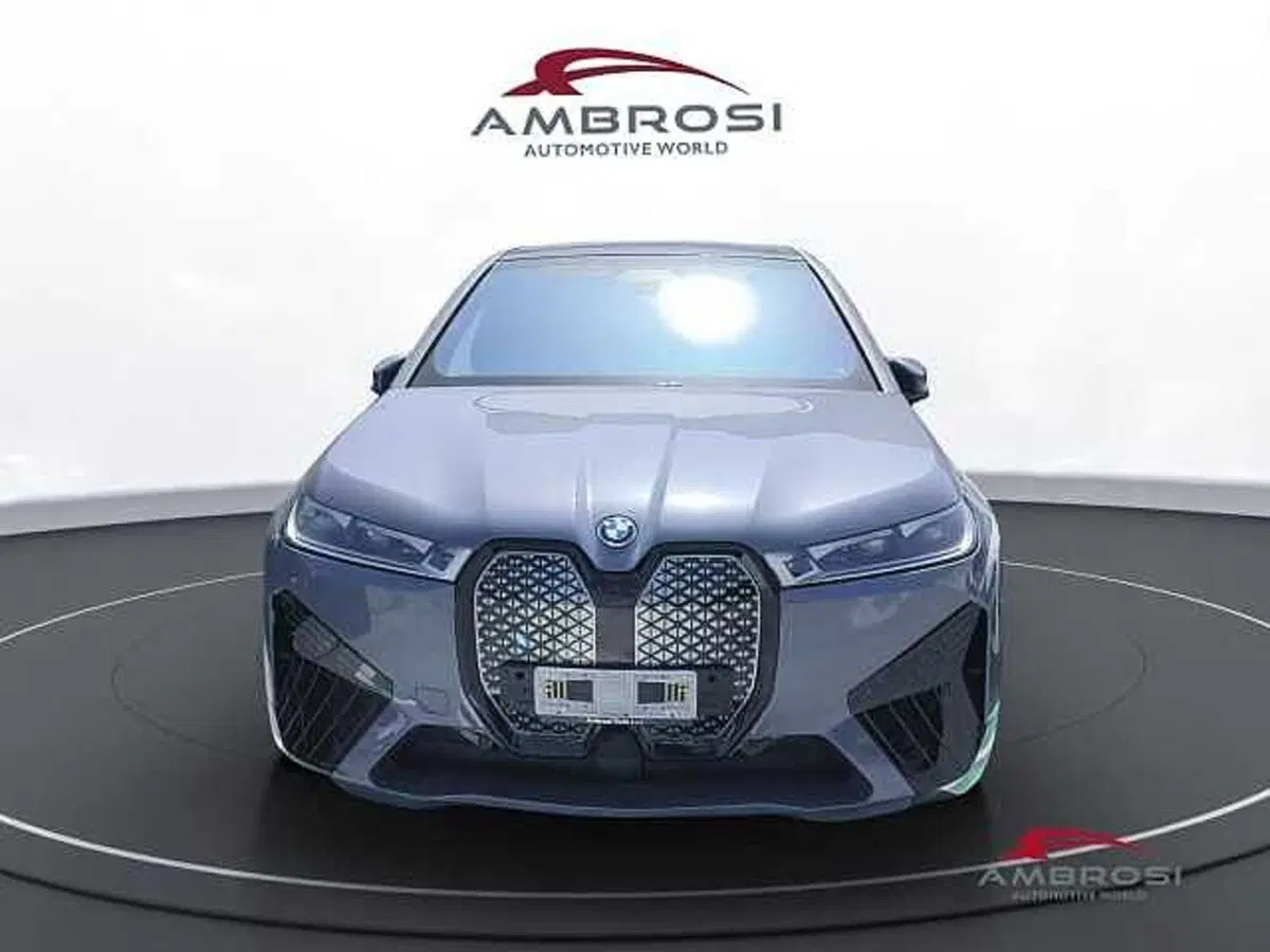 BMW iX nuova a Viterbo (7)