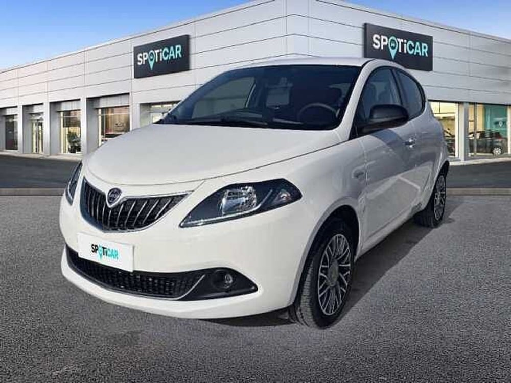 Lancia Ypsilon usata a Ravenna