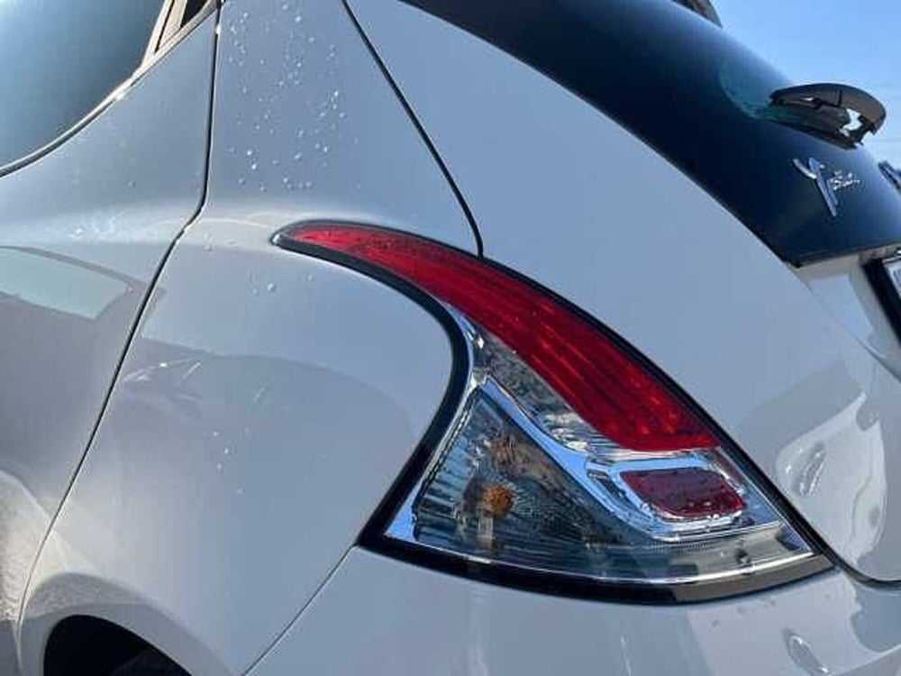 Lancia Ypsilon usata a Ravenna (9)