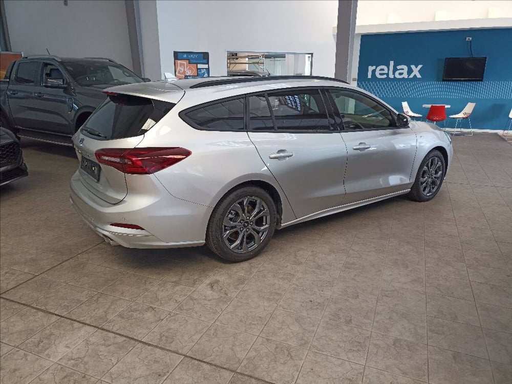 Ford Focus Station Wagon nuova a Milano (7)