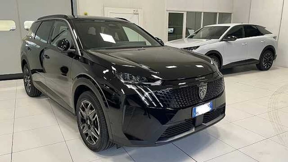 Peugeot 5008 nuova a Milano (3)