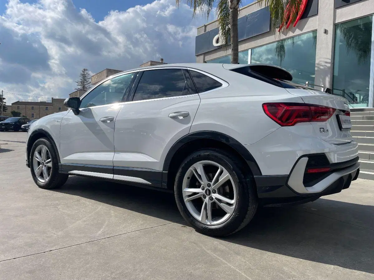 Audi Q3 Sportback usata a Lecce (17)