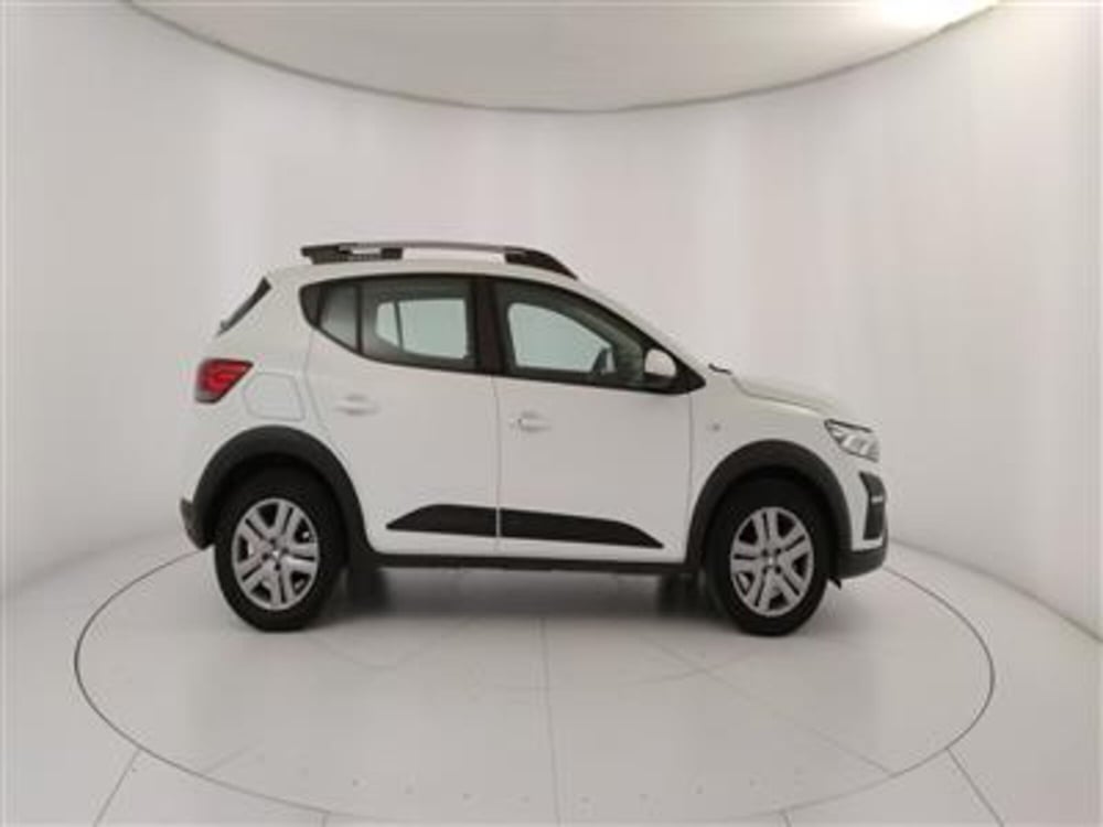 Dacia Sandero Stepway usata a Bari (9)