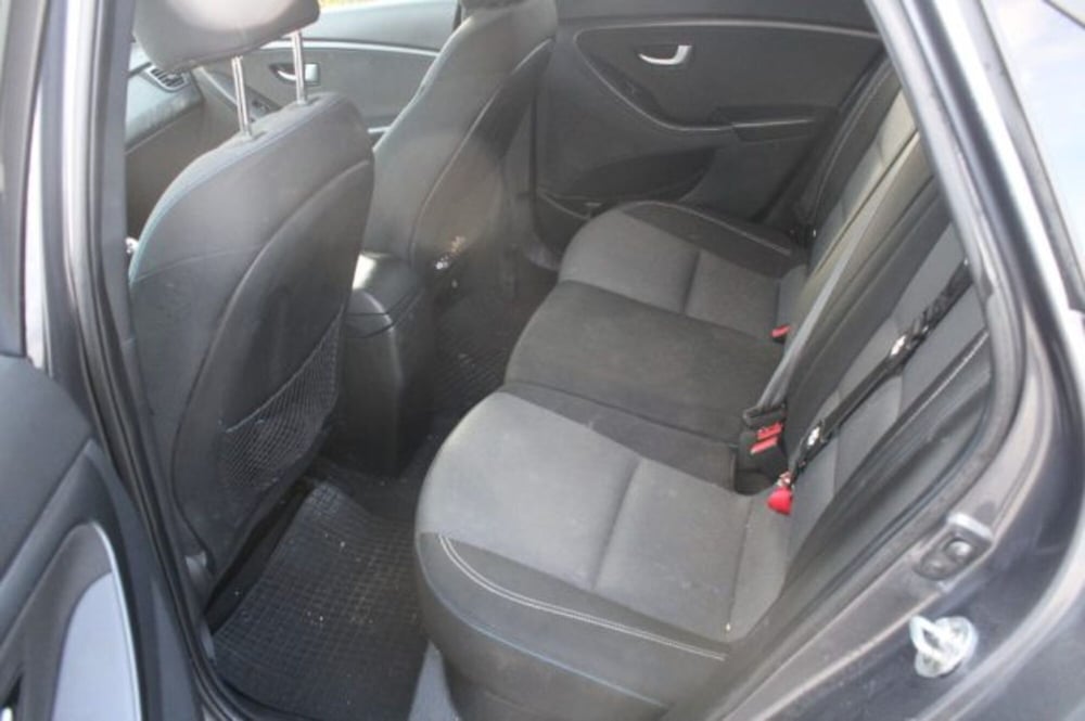 Hyundai i30 usata a Lecce (8)