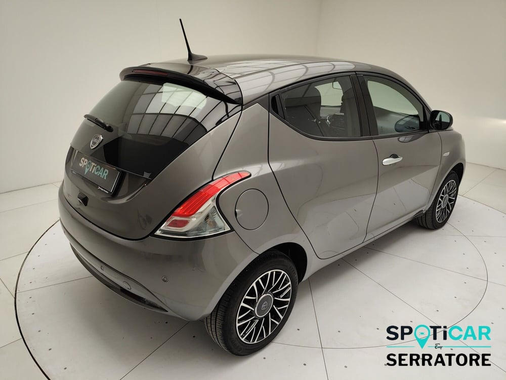 Lancia Ypsilon usata a Como (5)