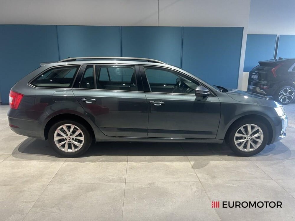 Skoda Octavia Station Wagon usata a Bari (4)