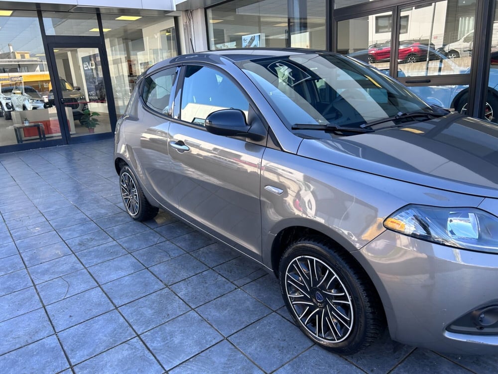 Lancia Ypsilon usata a Frosinone (11)