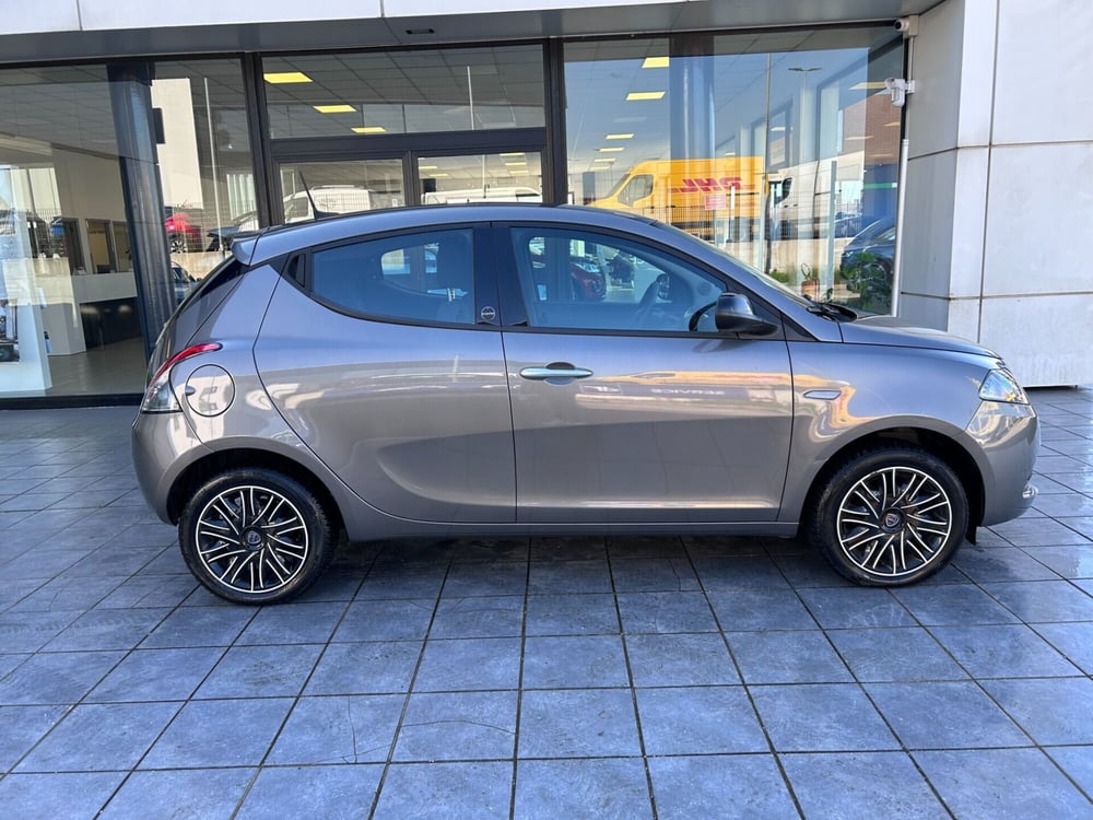 Lancia Ypsilon usata a Frosinone (12)