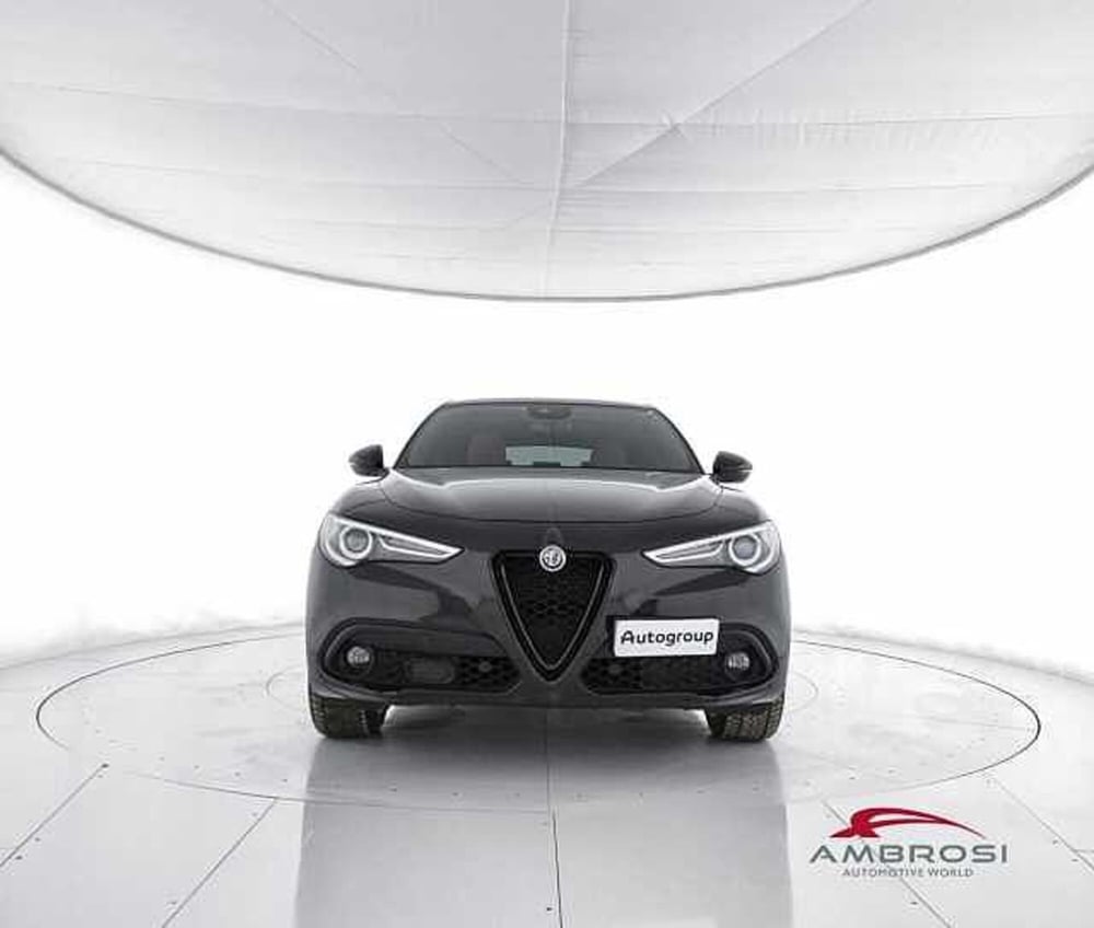 Alfa Romeo Stelvio usata a Viterbo (5)