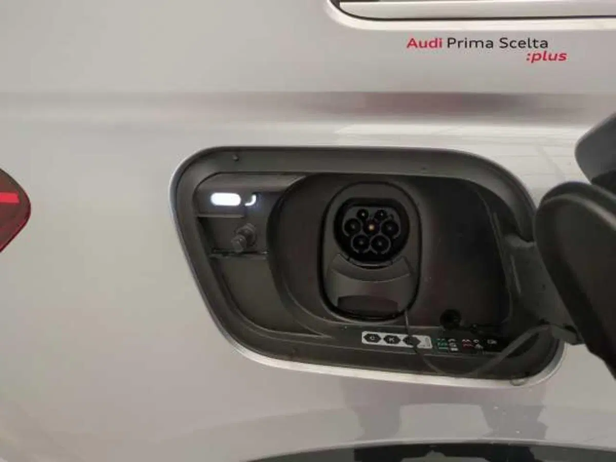 Audi Q4 usata a Avellino (11)