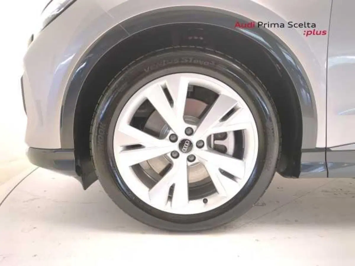 Audi Q4 usata a Avellino (12)