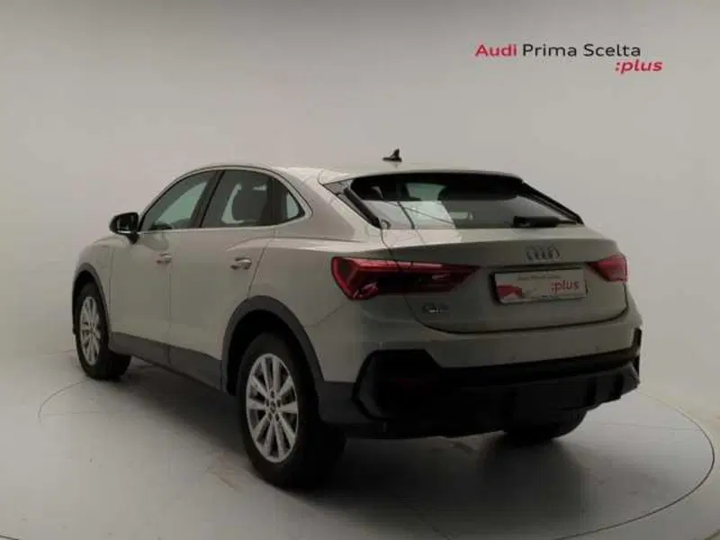 Audi Q3 Sportback nuova a Avellino (5)