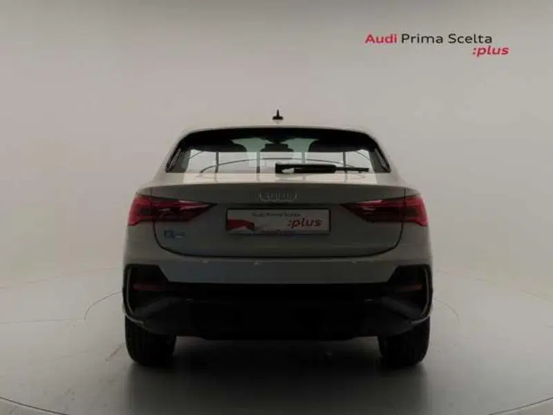 Audi Q3 Sportback nuova a Avellino (6)