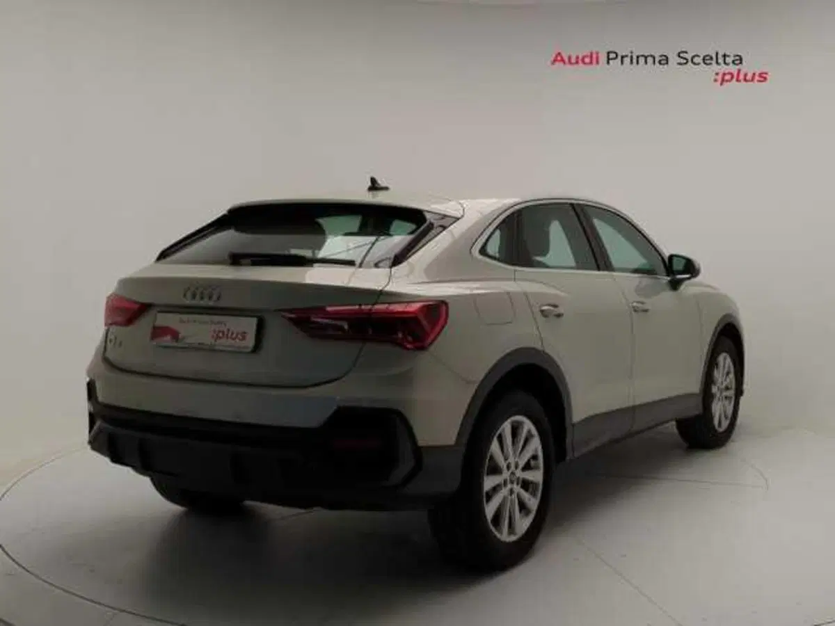 Audi Q3 Sportback nuova a Avellino (7)