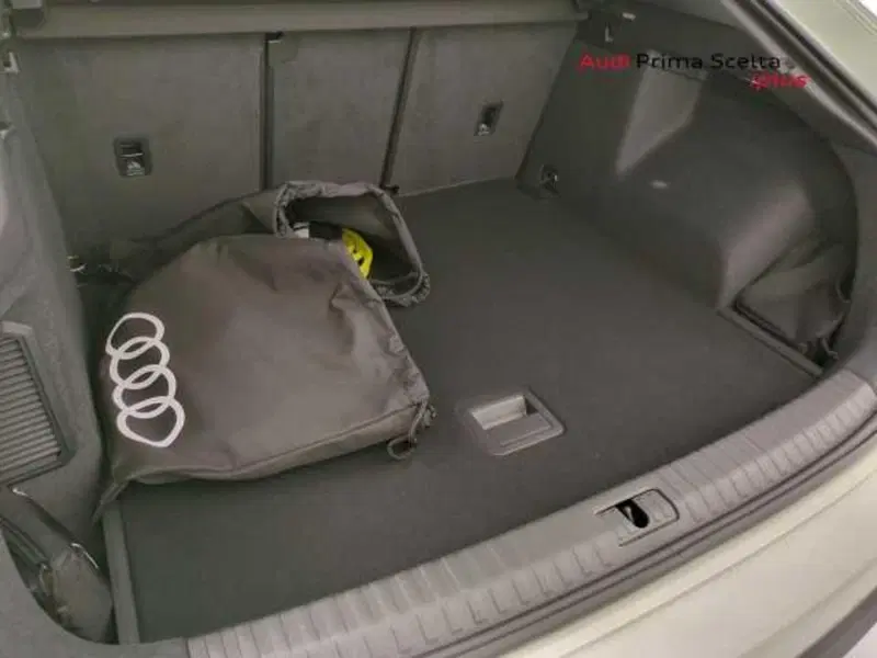 Audi Q3 Sportback nuova a Avellino (8)