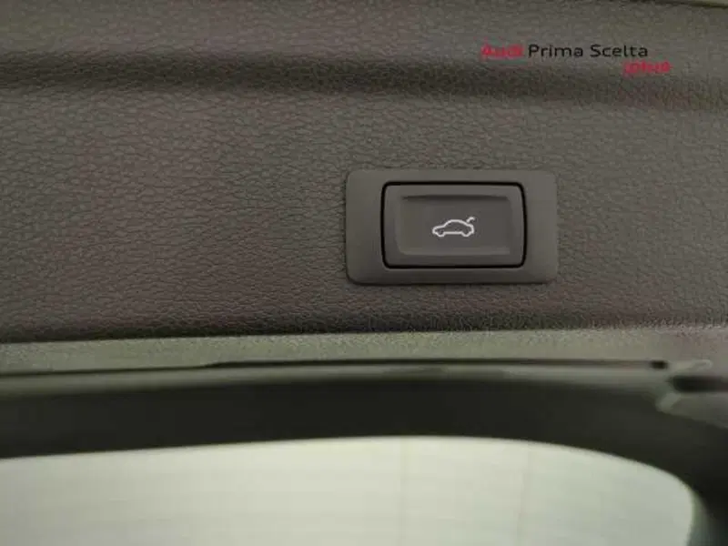 Audi Q3 Sportback nuova a Avellino (9)
