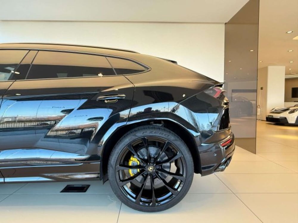 Lamborghini Urus usata a Torino (12)