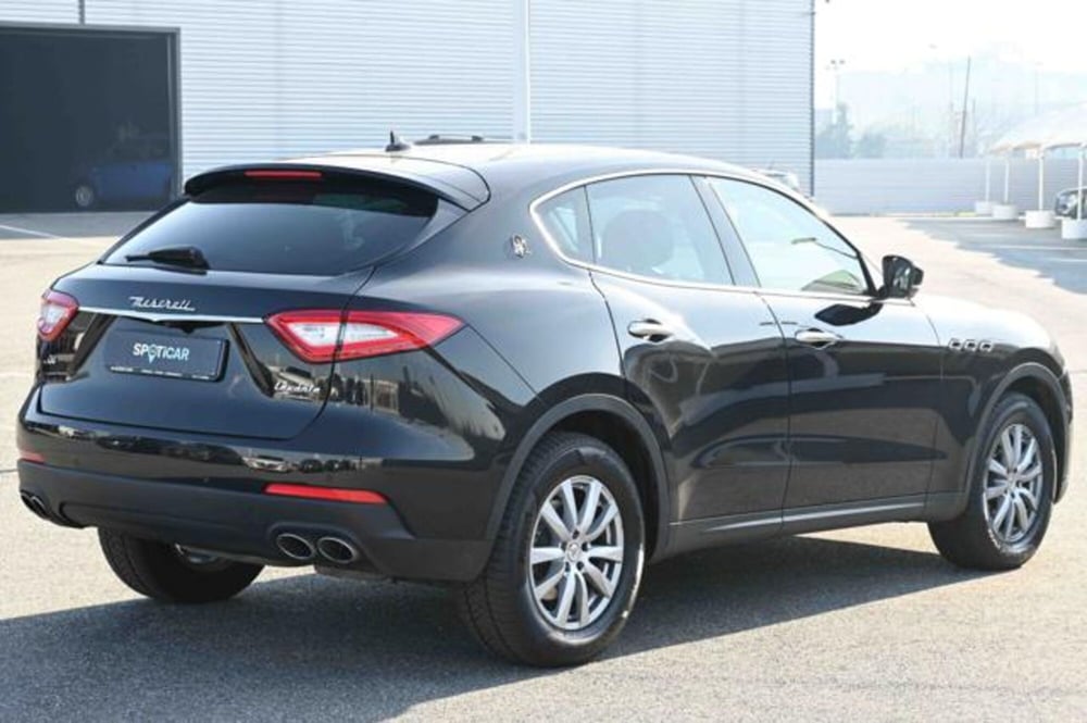 Maserati Levante usata a Torino (5)