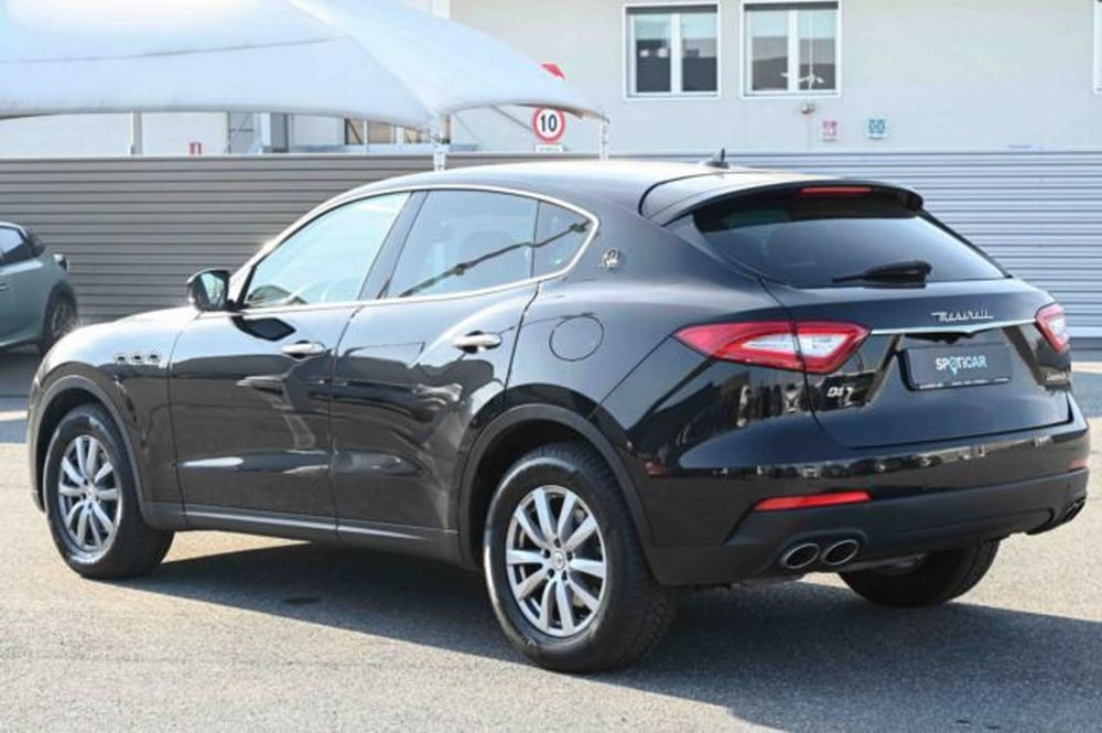 Maserati Levante usata a Torino (7)