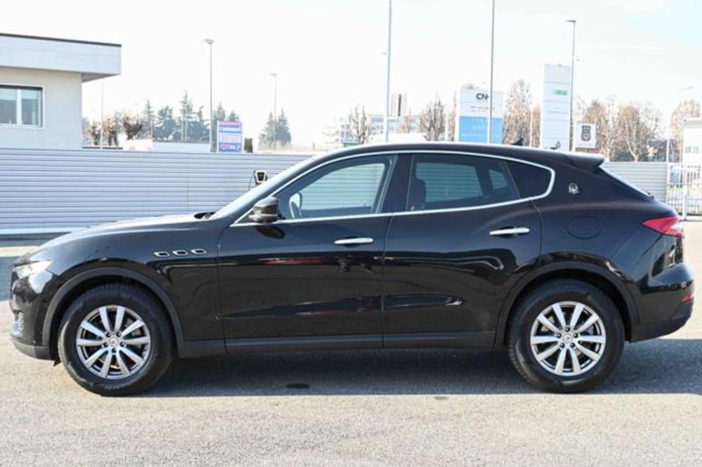 Maserati Levante usata a Torino (8)