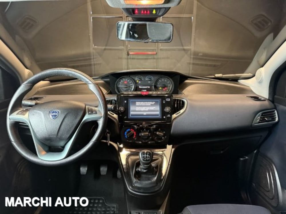 Lancia Ypsilon usata a Perugia (13)