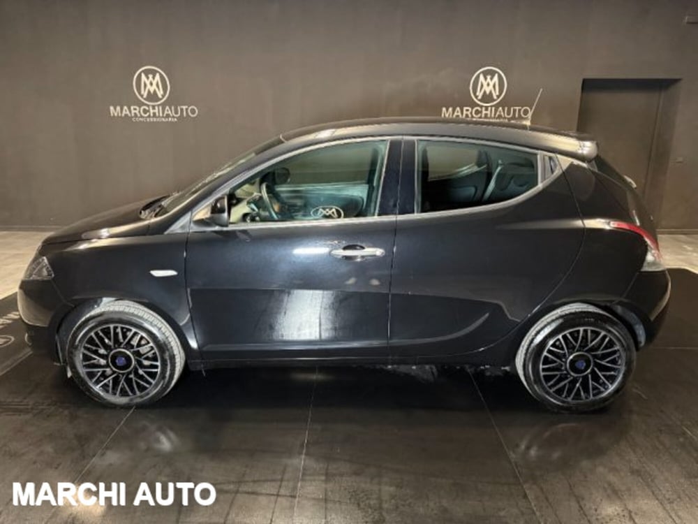 Lancia Ypsilon usata a Perugia (8)