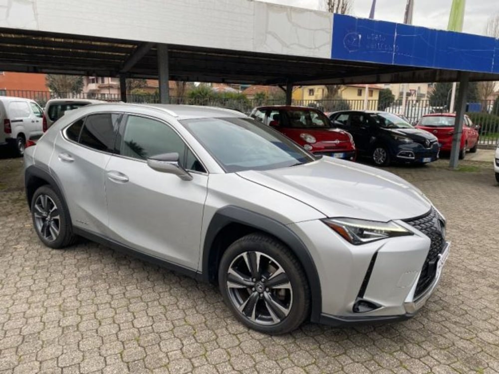 Lexus UX usata a Milano (2)