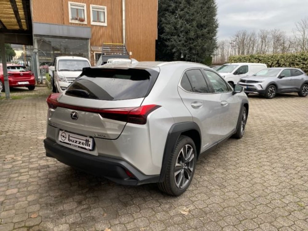 Lexus UX usata a Milano (4)