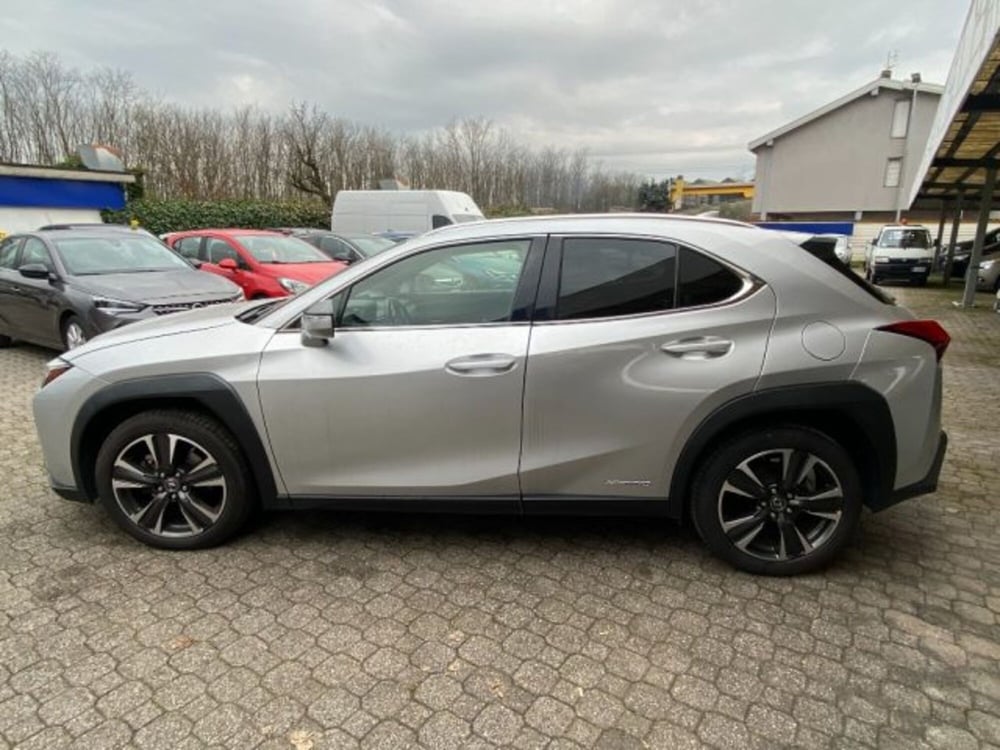 Lexus UX usata a Milano (7)