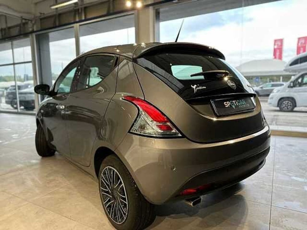 Lancia Ypsilon usata a Venezia (2)