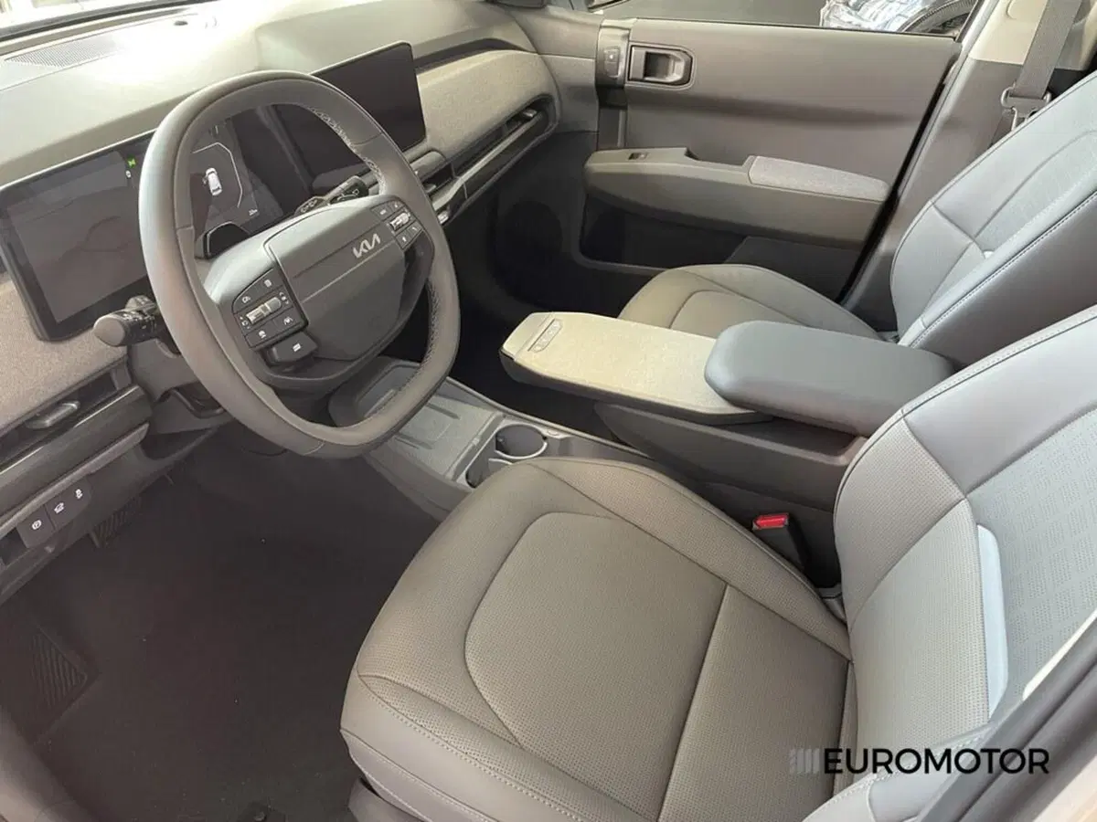 Kia EV3 nuova a Bari (7)