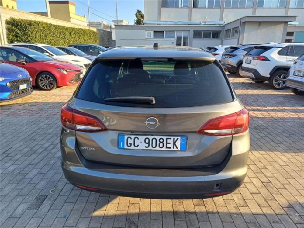 Opel Astra Station Wagon usata a Bari (5)