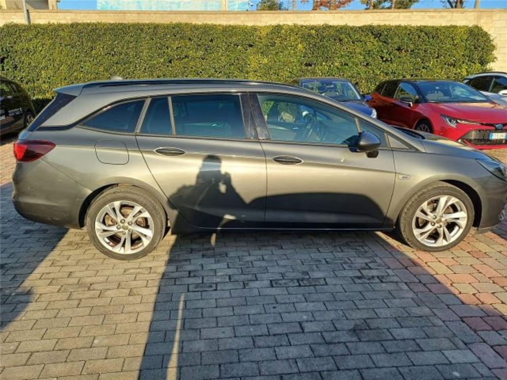 Opel Astra Station Wagon usata a Bari (7)