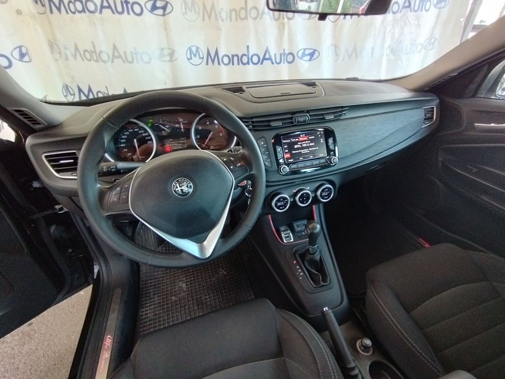 Alfa Romeo Giulietta usata a Palermo (8)